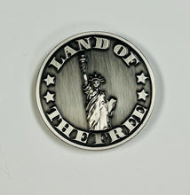 Load image into Gallery viewer, MAGNETIC COLLECTOR ARMY COIN WITH REMOVABLE MEDALLION
