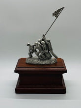 Load image into Gallery viewer, IWO JIMA STATUE ON WOOD
